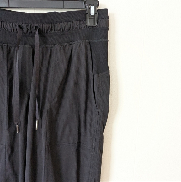 Lululemon Black Dance Studio Crop Pant Sz 6 Cropped Pants W6AVQS - Picture 5 of 10